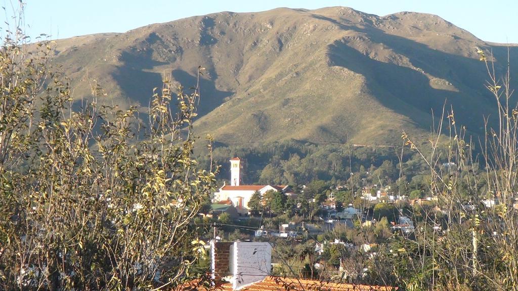 Cabanas El Dominador La Falda Bagian luar foto